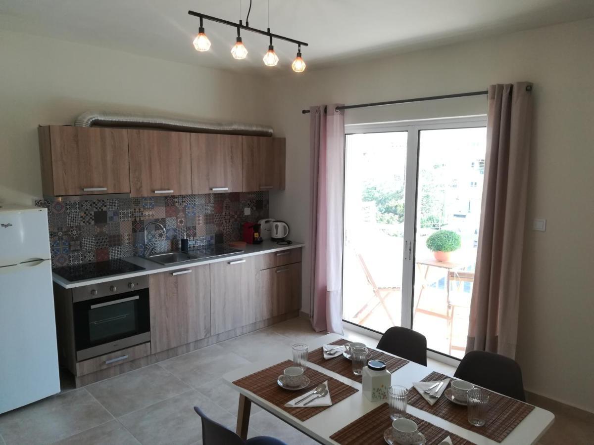 Comfortable Apartment Close To The Airport Spáta Exteriör bild